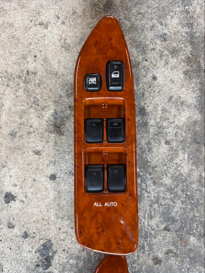 ランドクルーザー100系　中期　パワーウィンドウコントロールパネル