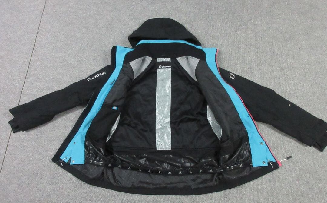 未使用　オンヨネ　Lサイズ　デモ　ジャケット　　黒