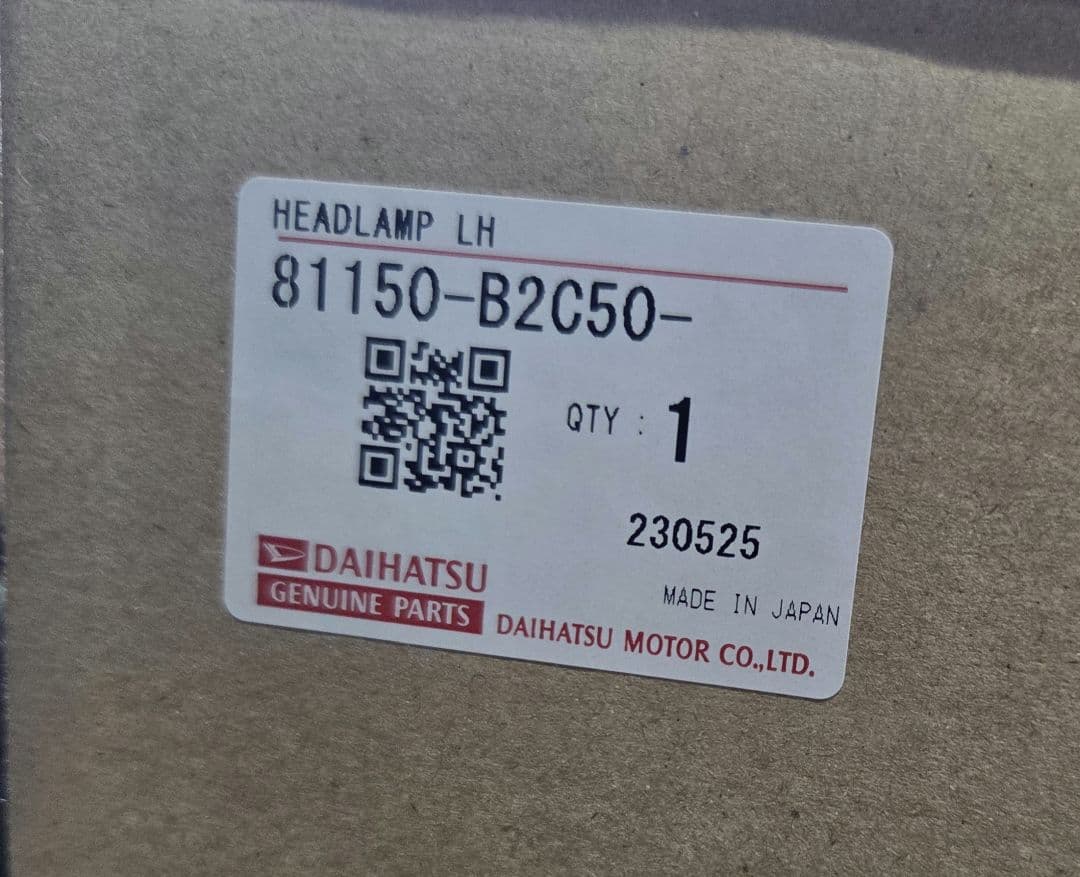 ダイハツ　ムーヴ　ヘッドライト　左