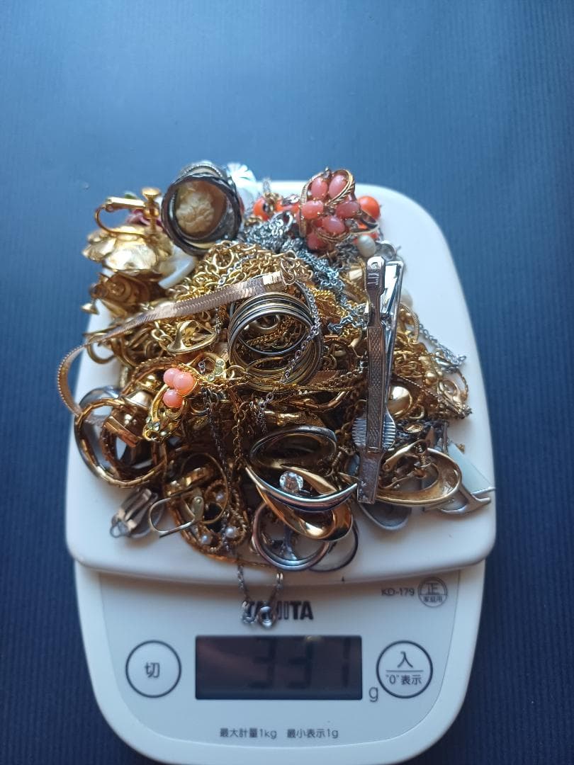 J*3様 遺品整理品 ジュエリーまとめ売り ゴールド・ シルバーカラー 計331