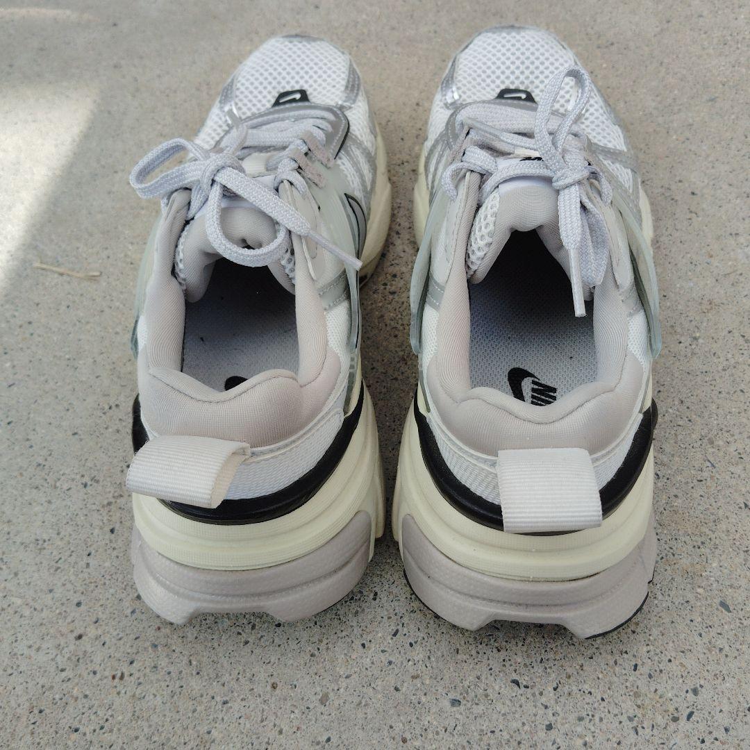 靴 NIKE W V2K RUN FD0736-100