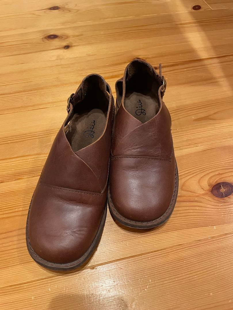 Diu レザーシューズ