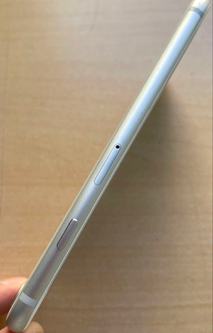 iPhone 8 シルバー　64GB A1906 美品　バッテリー 78%