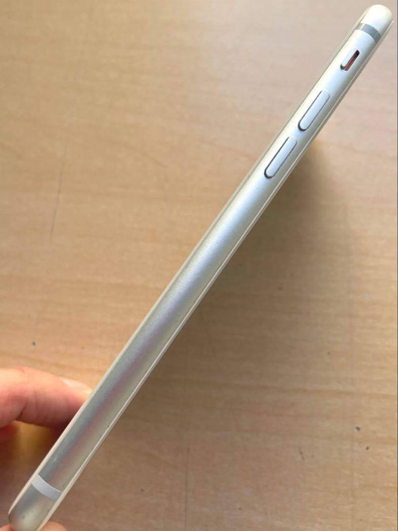 iPhone 8 シルバー　64GB A1906 美品　バッテリー 78%