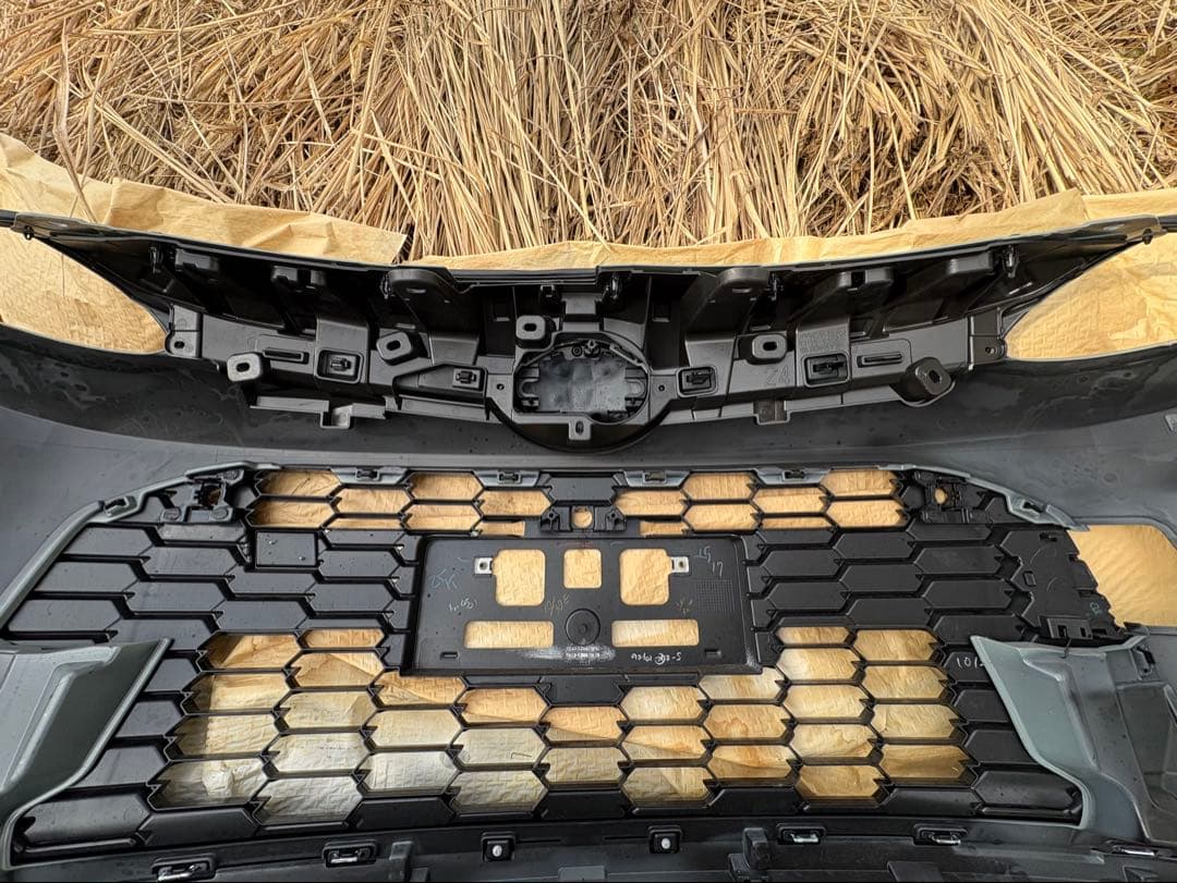 TOYOTA GR アクア（MXPK系）純正フロントバンパー アーバンカーキ