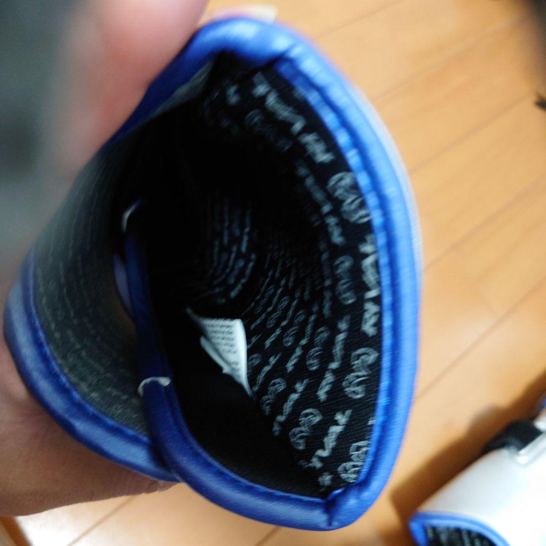 最終価格RIVAL ボクシンググローブ RB100 青＆銀 サイズM(10oz)