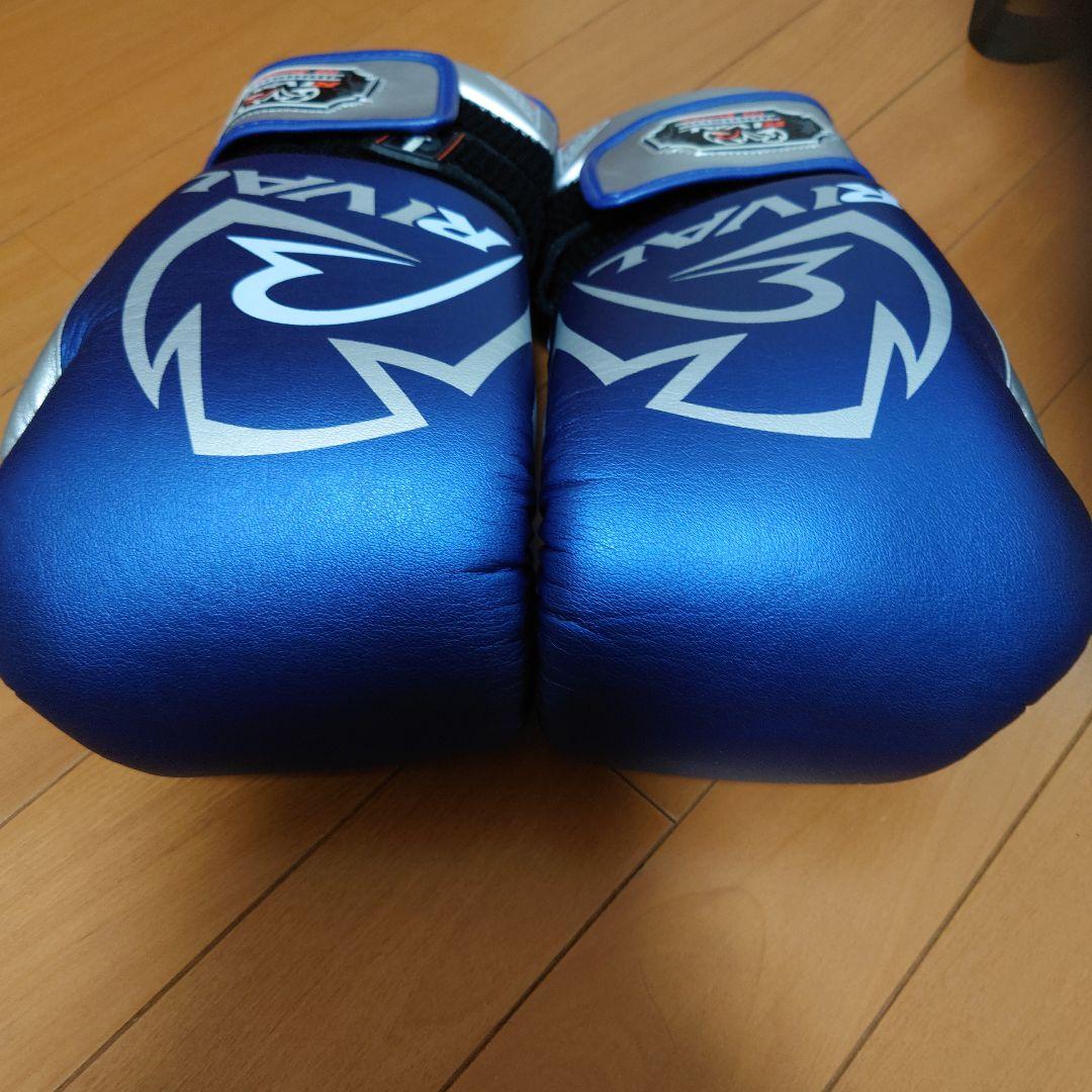 最終価格RIVAL ボクシンググローブ RB100 青＆銀 サイズM(10oz)