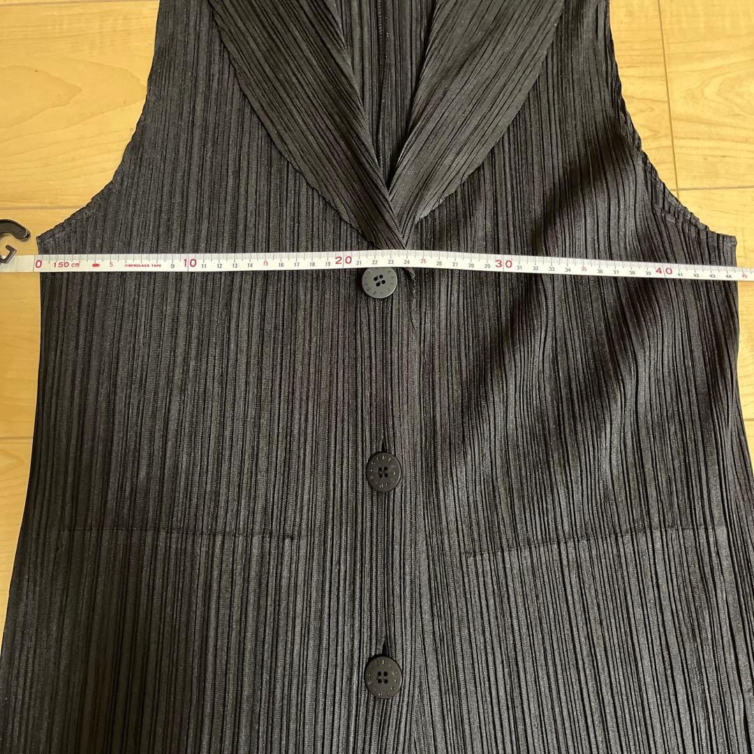 PLEATS PLEASE(プリーツプリーズ) ジレ　ブラック サイズ4