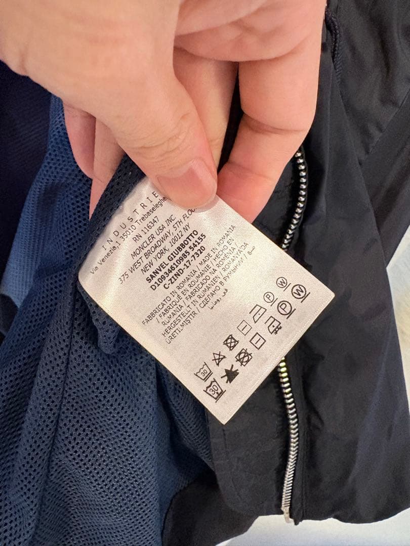 美品 モンクレール SANVEL ナイロンコート ネイビー　サイズ2 フード