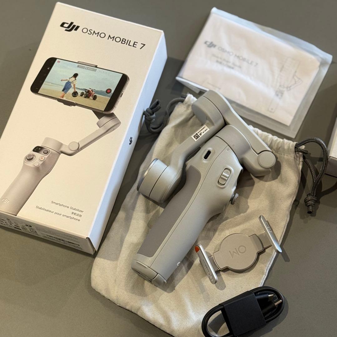 新品DJI Osmo Mobile 7 OM7 ジンバルカメラ スタビライザー