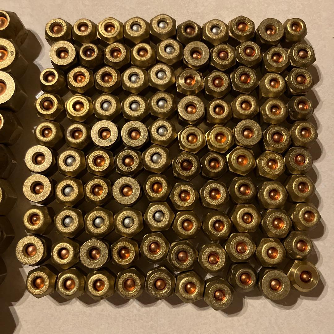 エアコン部材　フレアナット　2分3分　各100セット合計200個キャップ&中蓋付