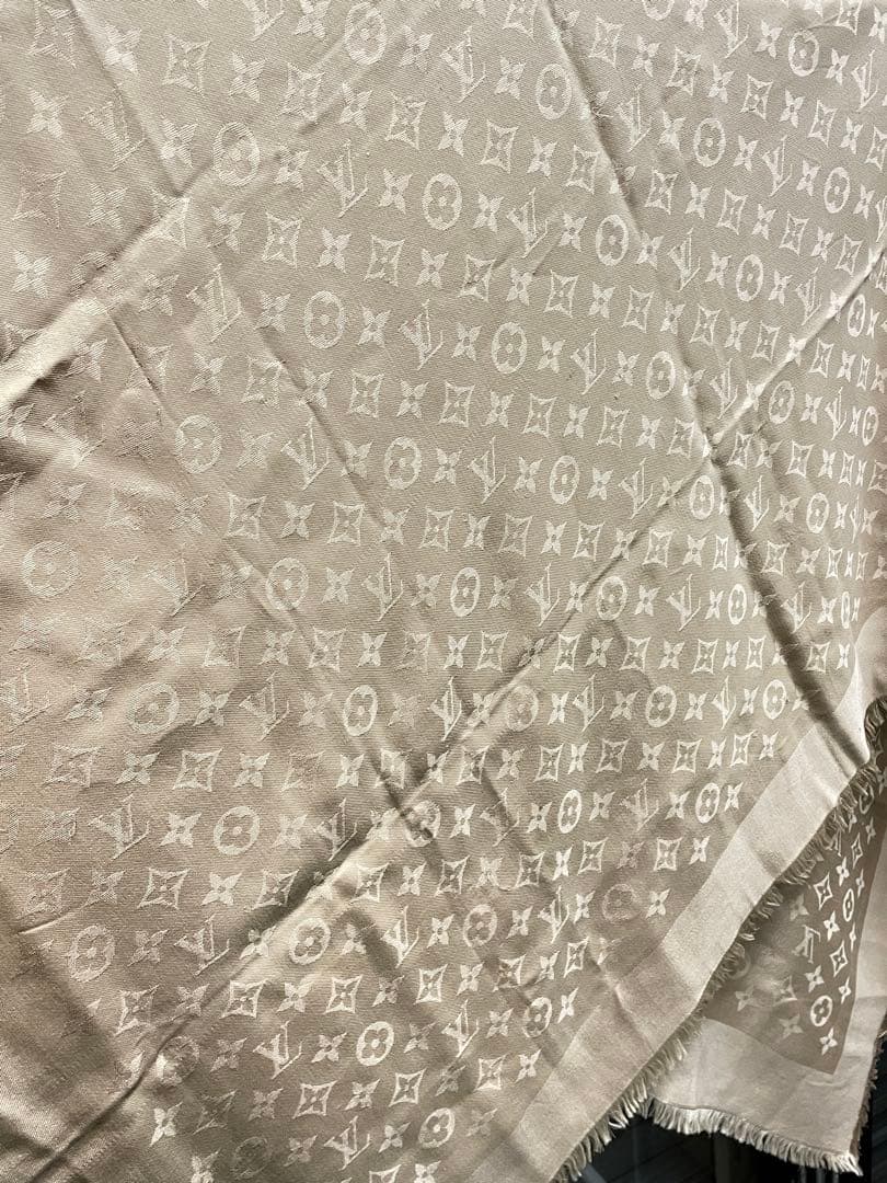 LOUIS VUITTONルイヴィトン　モノグラム　大判ストール　❤︎