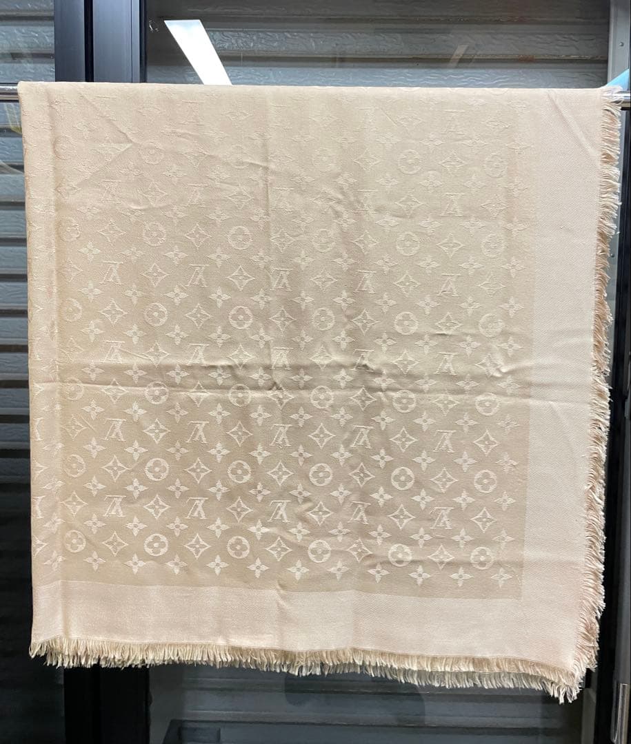 LOUIS VUITTONルイヴィトン　モノグラム　大判ストール　❤︎