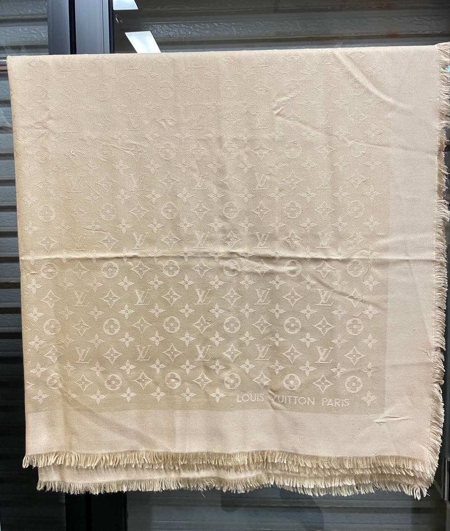 LOUIS VUITTONルイヴィトン　モノグラム　大判ストール　❤︎