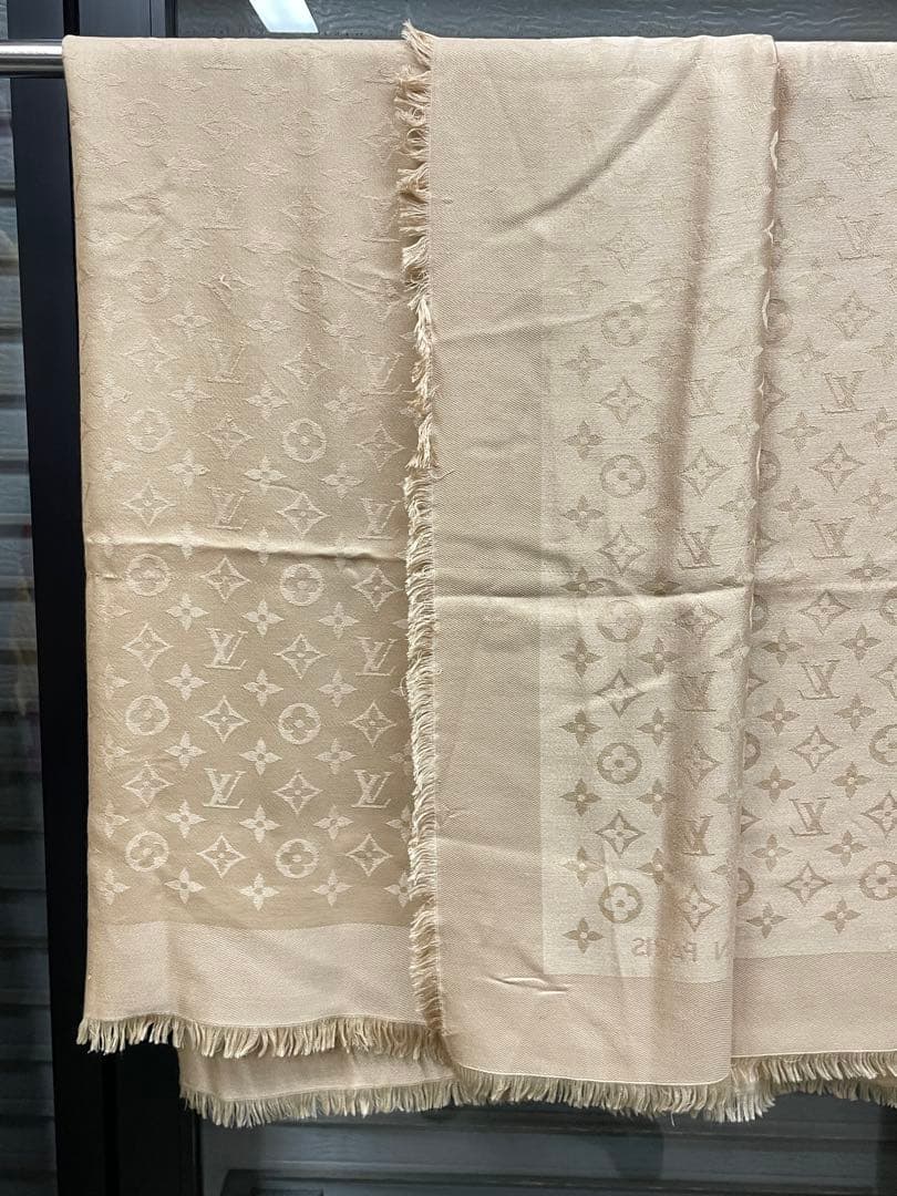 LOUIS VUITTONルイヴィトン　モノグラム　大判ストール　❤︎