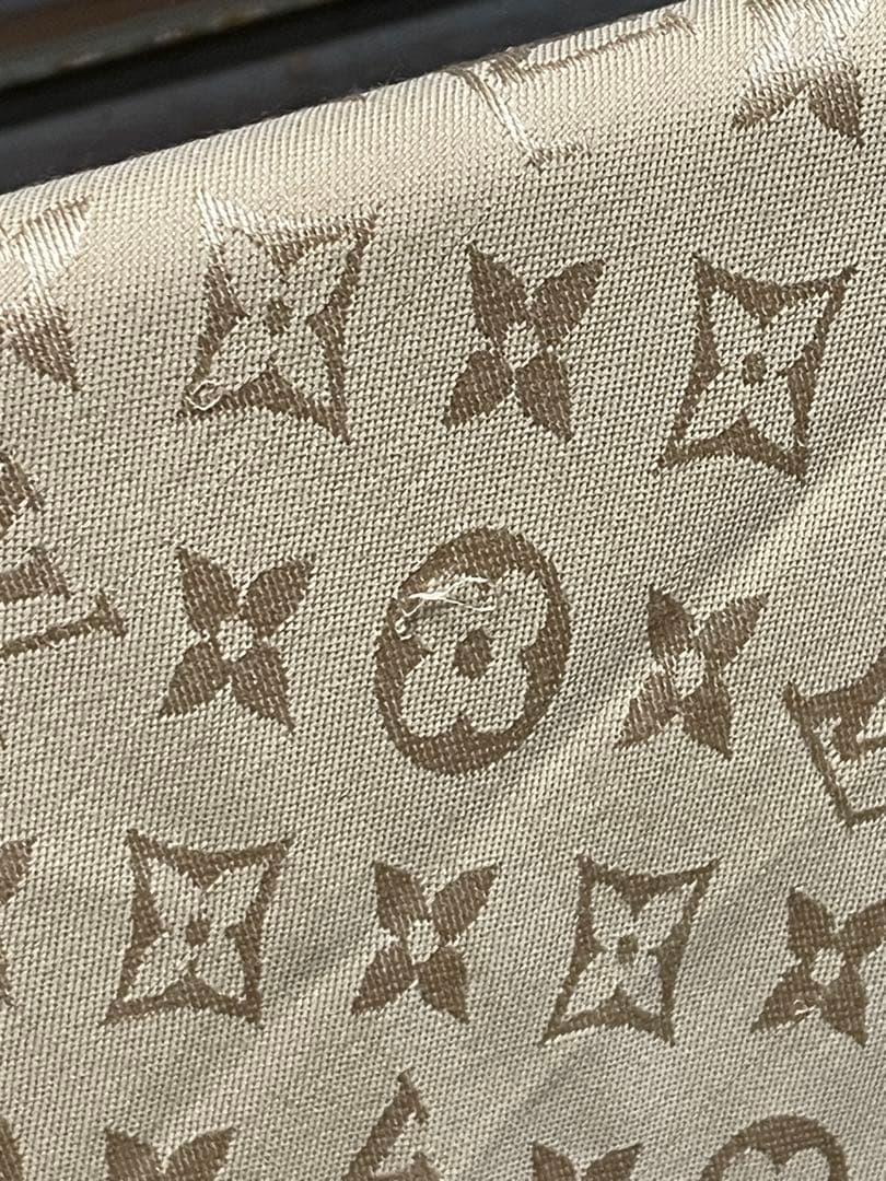 LOUIS VUITTONルイヴィトン　モノグラム　大判ストール　❤︎
