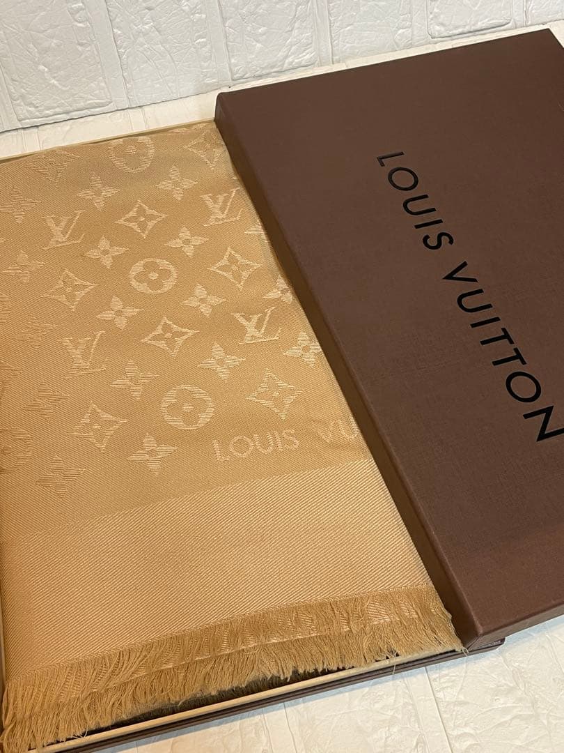 LOUIS VUITTONルイヴィトン　モノグラム　大判ストール　❤︎