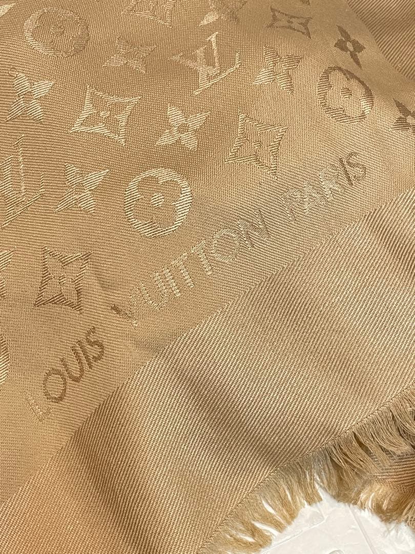 LOUIS VUITTONルイヴィトン　モノグラム　大判ストール　❤︎