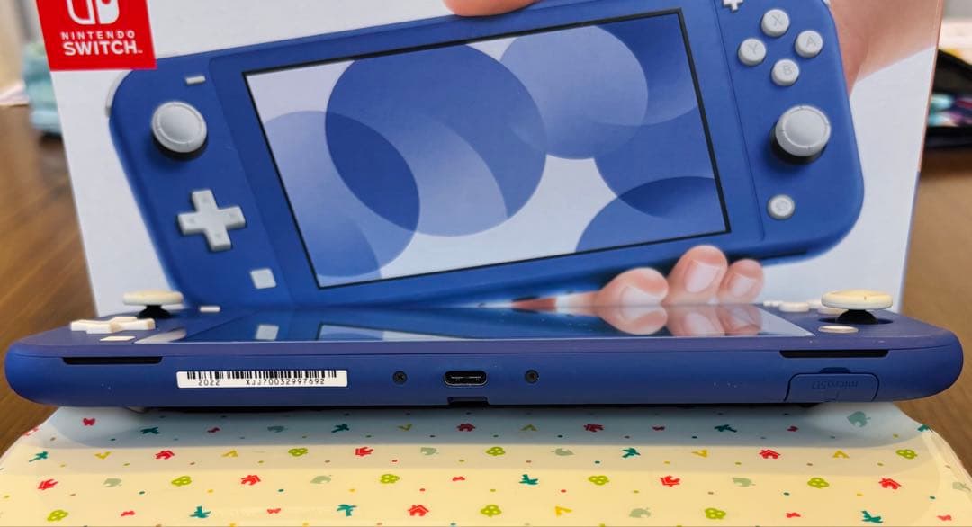 Nintendo Switch Lite Blue 本体箱付き