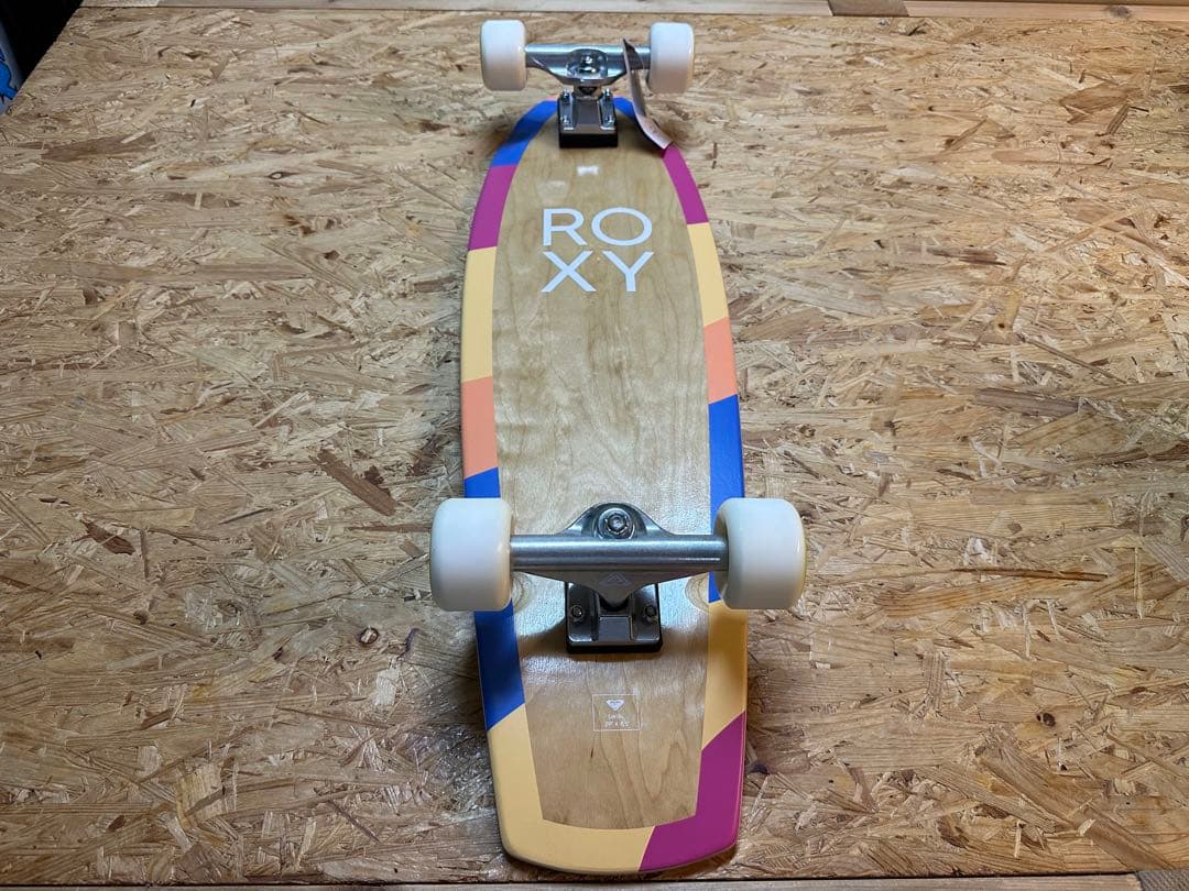 ROXY スケートボード 新品
