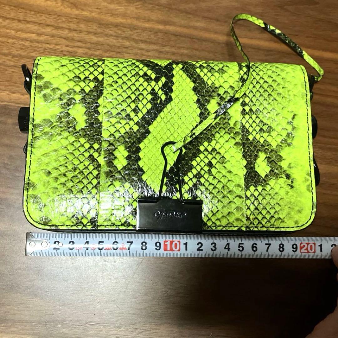 Off-White 蛍光グリーン クラッチバッグ