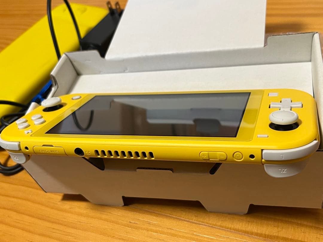 【美品使用少】Nintendo switch lite本体　128SD+ケース付