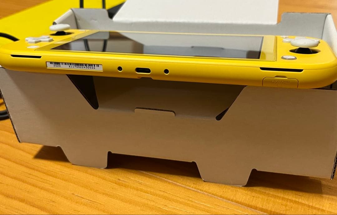 【美品使用少】Nintendo switch lite本体　128SD+ケース付