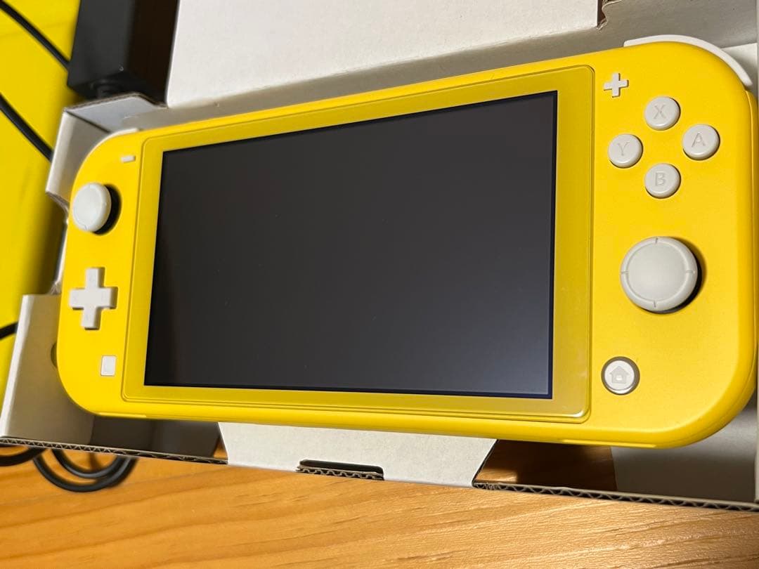 【美品使用少】Nintendo switch lite本体　128SD+ケース付