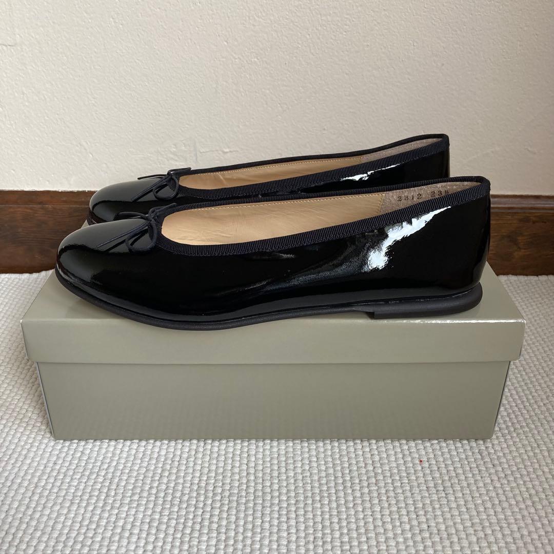 マーガレットハウエル パンプス バレエシューズ　23.5 ブラックエナメル