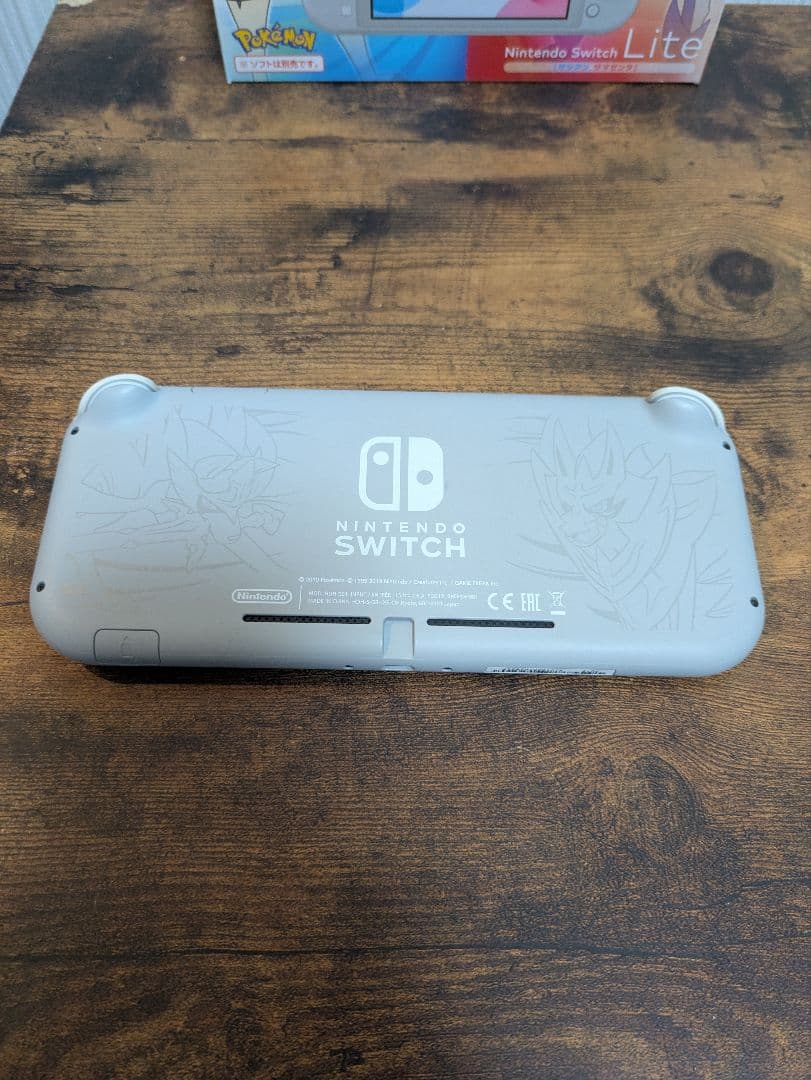 Nintendo Switch Lite ザシアンザマゼンタ