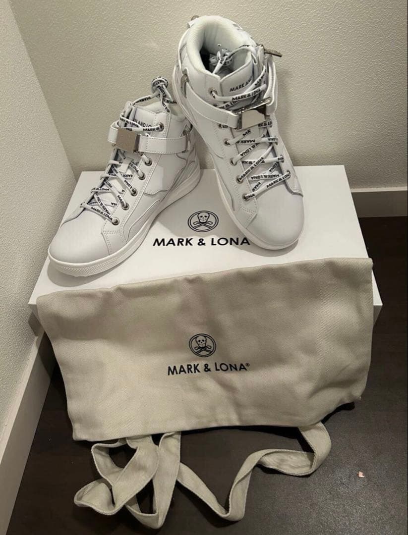 5.9万MARK&LONAハイカットスパイクレス　25.0cm ホワイト