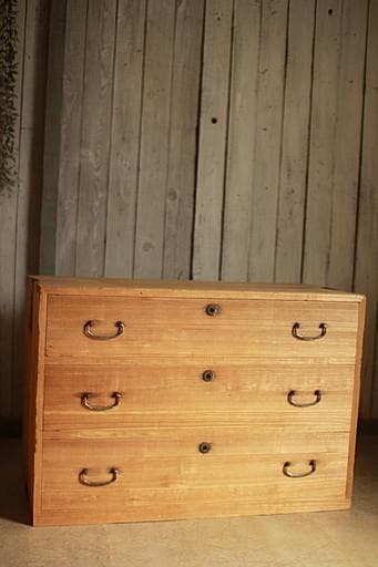 味のある木製のチェスト　引き出し3段　桐箪笥　昭和レトロ　タンス　古家具　古民家