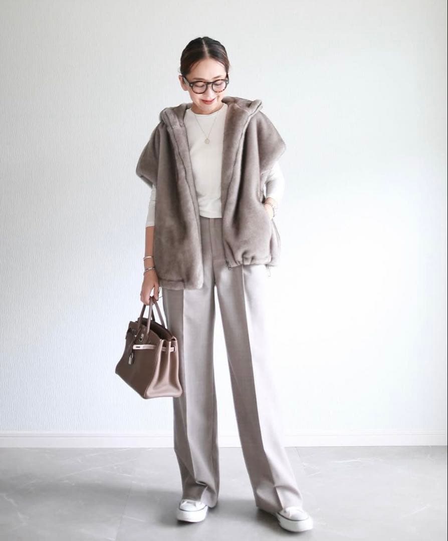 m*！様 新品未使用BÉTOUPE ECOPEL Furフーディーベスト