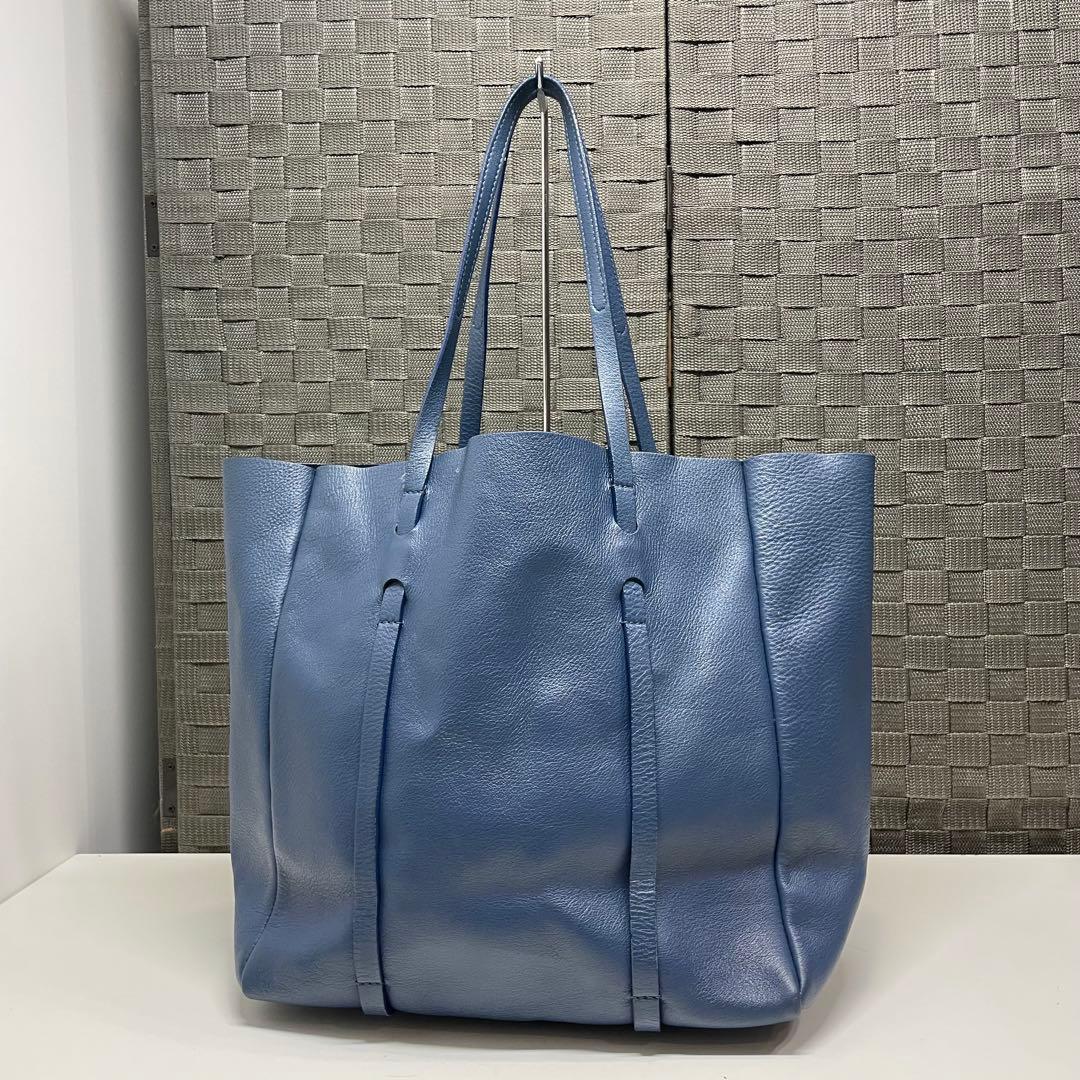 ち*ぼ様 BALENCIAGA エブリデイトート　ブルー　レザートートバッグ