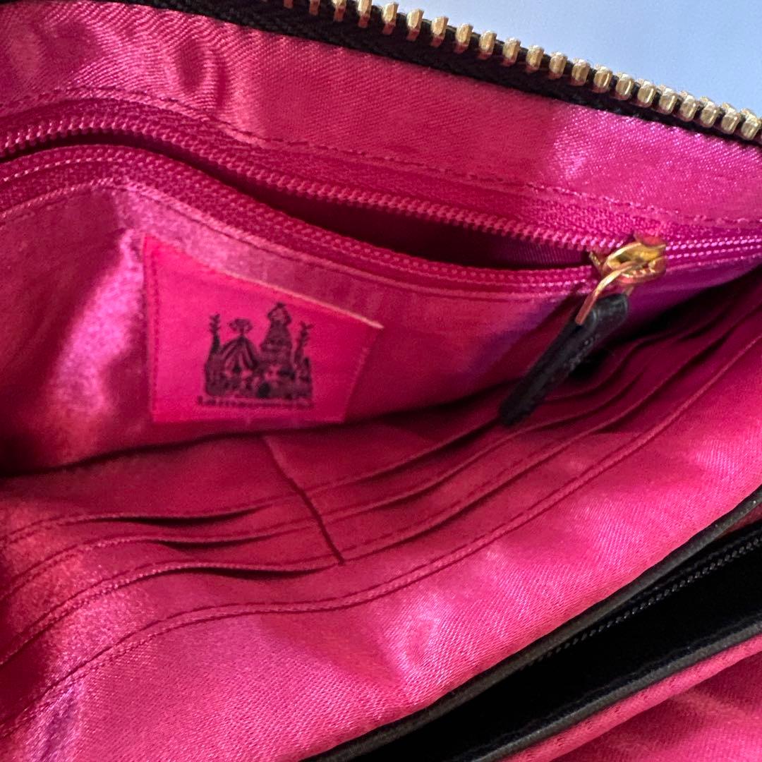 tamaoworldの猫の刺繍レザーポーチ