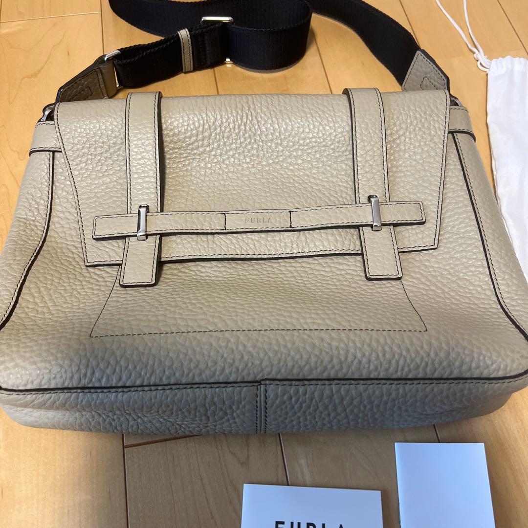 まきりり様　FURLA フルラ　ショルダー　メッセンジャー　バッグ