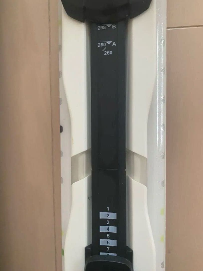 SALOMON レディース　スキーセット（板、ポール）