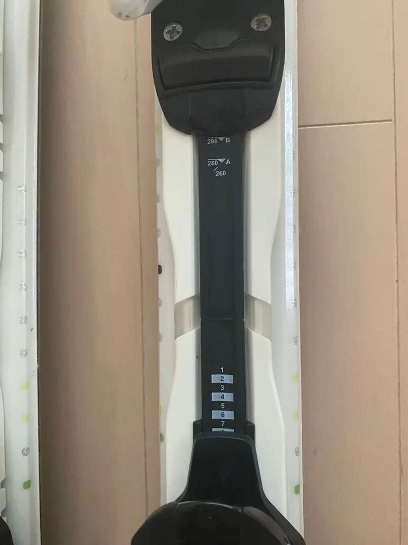 SALOMON レディース　スキーセット（板、ポール）