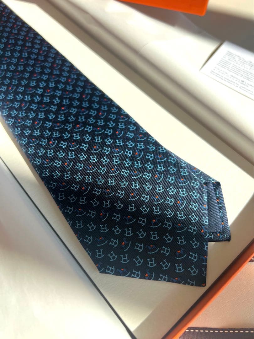 エルメス　ネクタイ　シルクツイルタイ 7 cm 《ロッキング・ホース》