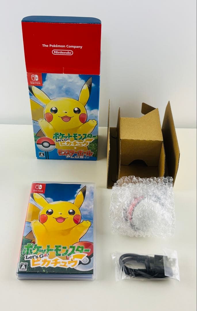 ほぼ新品 レッツゴー ピカチュウ Lets Goモンスターボールプラス ミュウ有