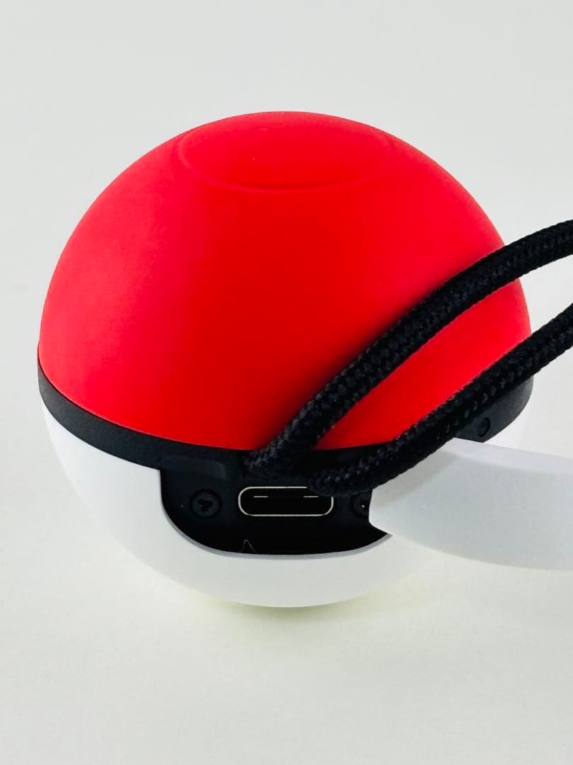 ほぼ新品 レッツゴー ピカチュウ Lets Goモンスターボールプラス ミュウ有