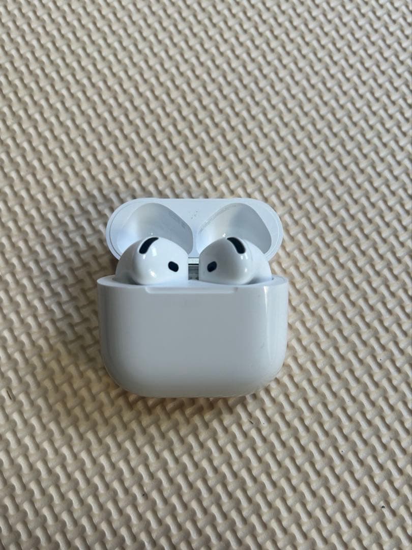 Apple AirPods4 ANC無し　本体