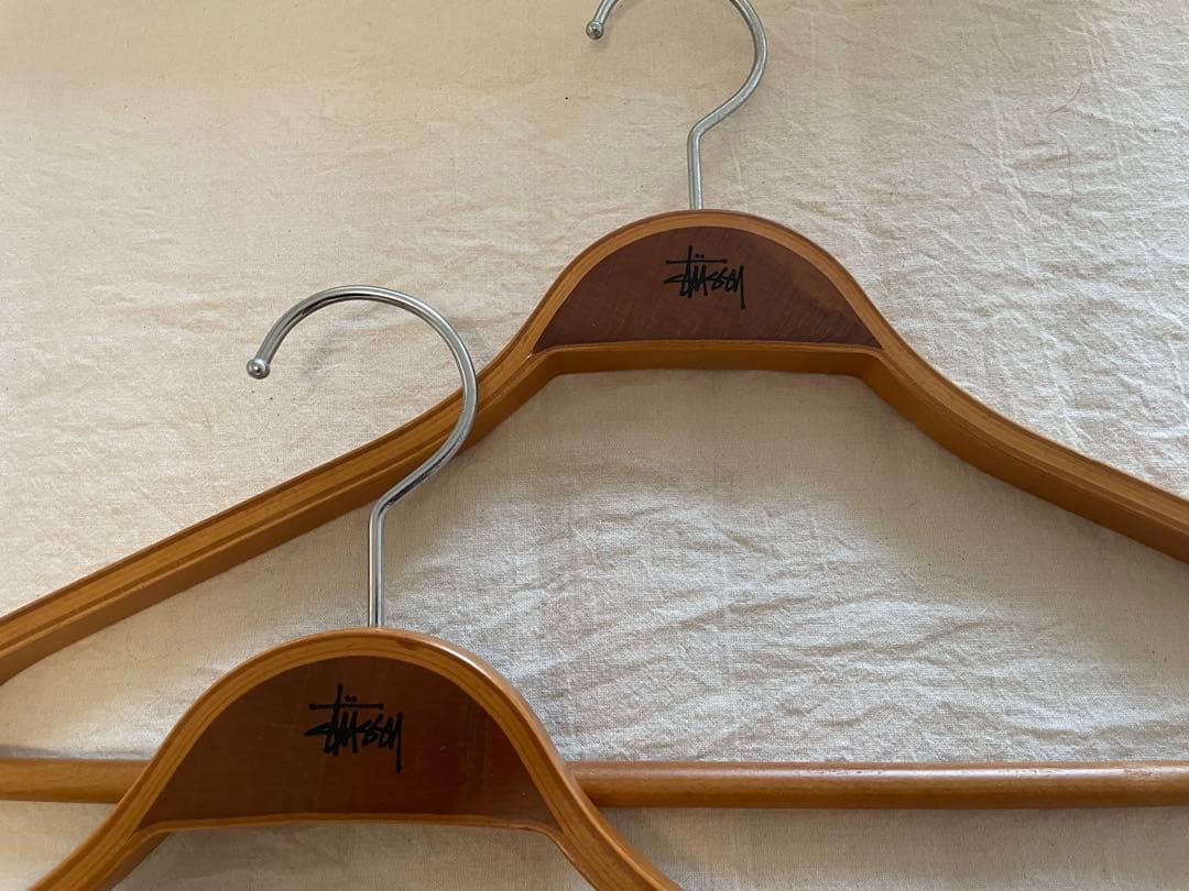Stussy ロゴ入り木製ハンガー 4本セット