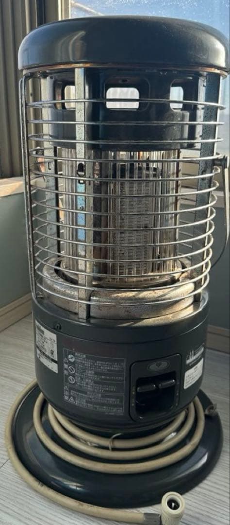 円筒型ガスストーブ　やかんお付けします