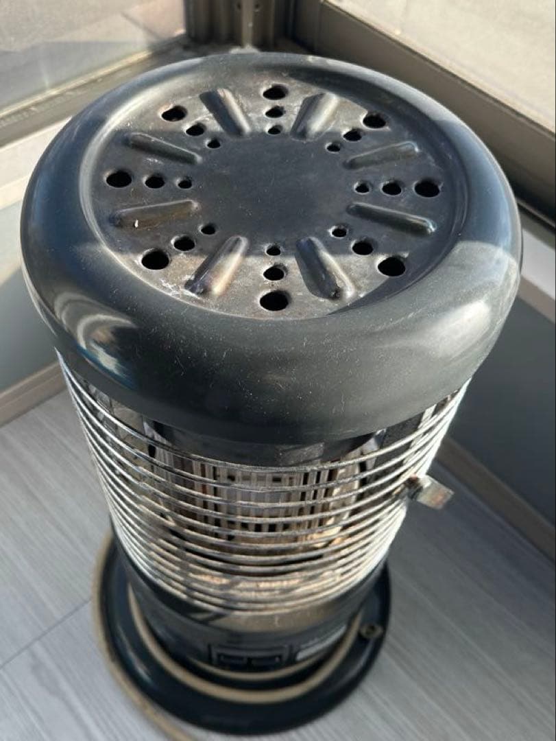 円筒型ガスストーブ　やかんお付けします