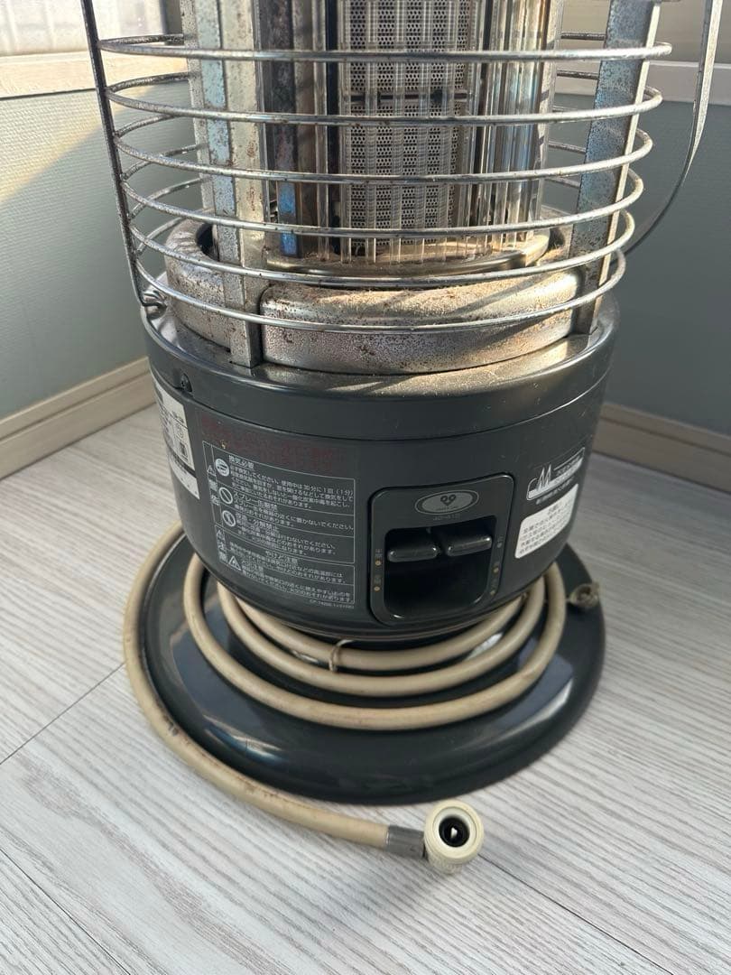 円筒型ガスストーブ　やかんお付けします