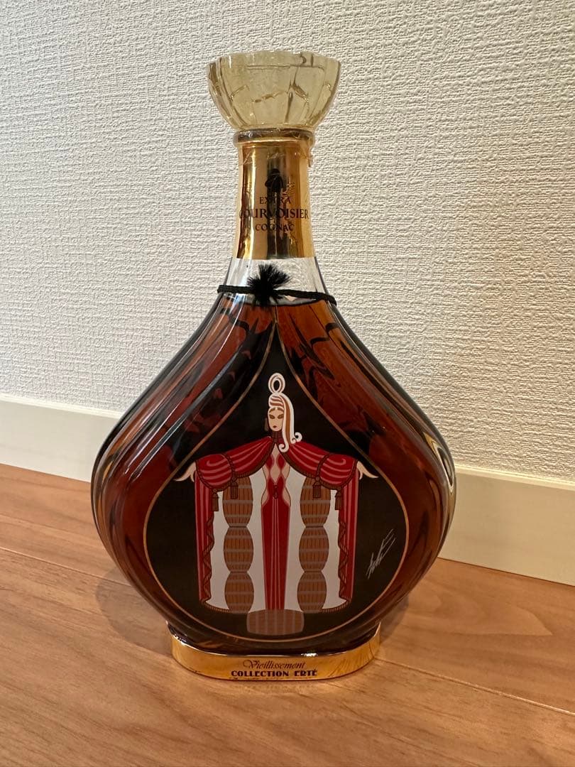 クルボアジェ エルテ コレクション コニャック 限定版