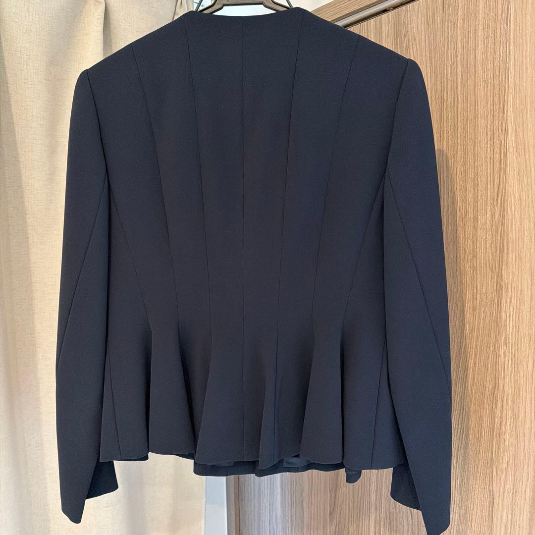 ご*多様 超美品 クリーニング済 anayiノーカラージャケット 濃い紺色 ペプ