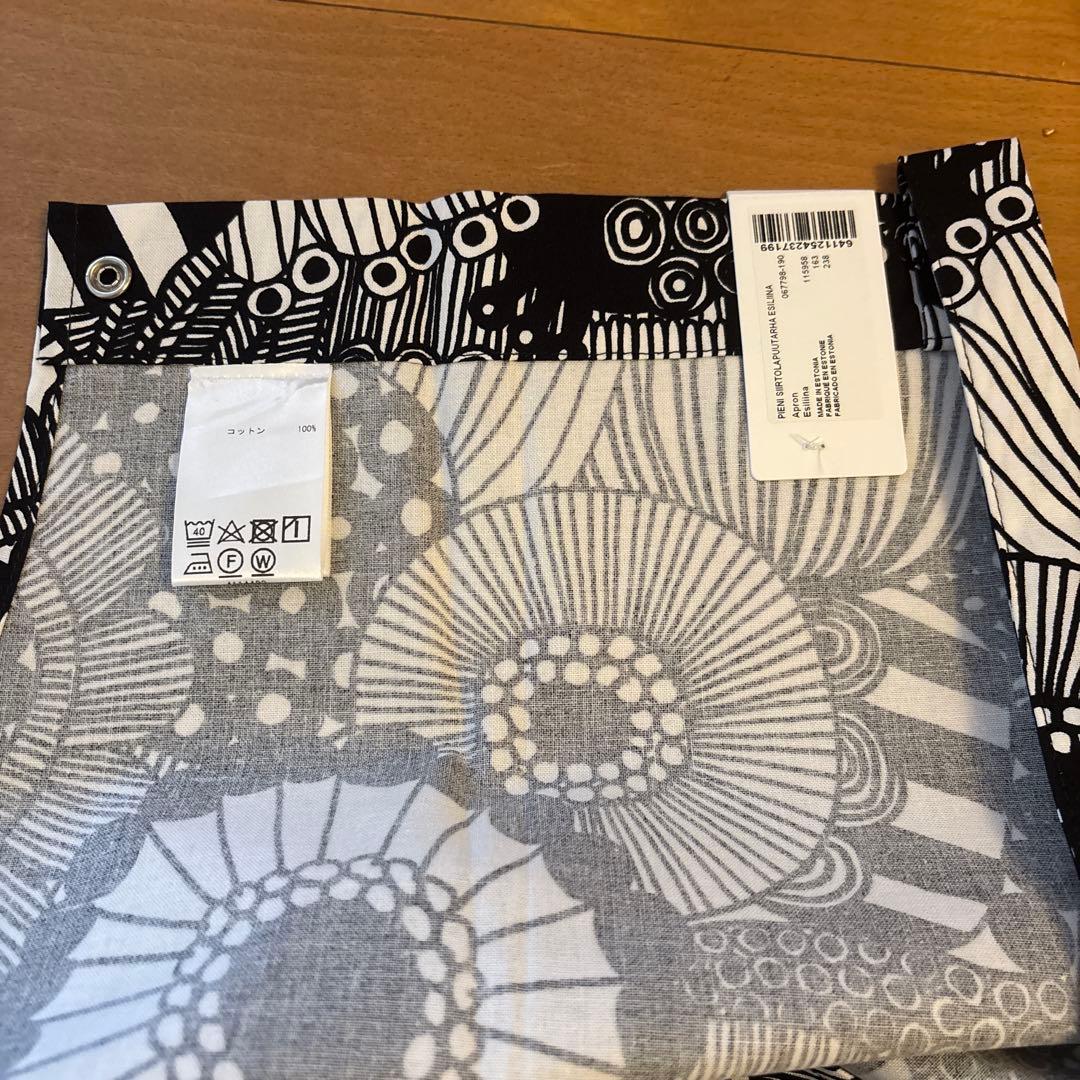 新品　marimekkoマリメッコ エプロン　シールトラプータルハ