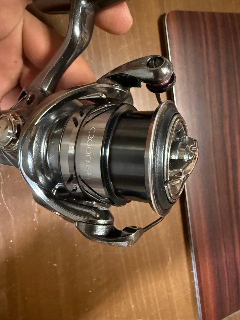 C2000CF4 スピニングリール
